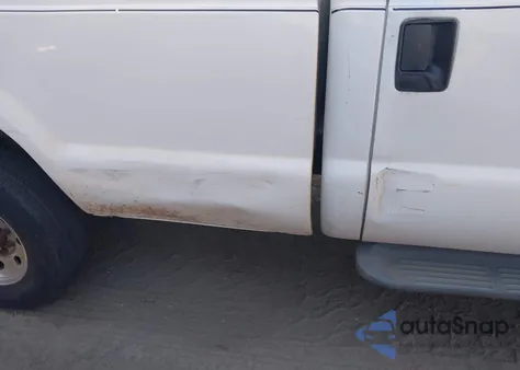 2004 Ford F-250 Xl/Xlt z USA, uszkodzony, nr VIN 1FTNF21L94EA79735